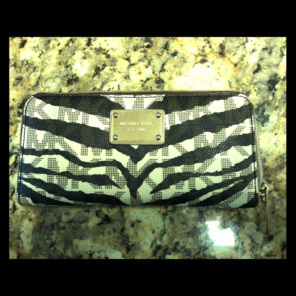 Michael Kors JetSet Continental Zebra print wallet